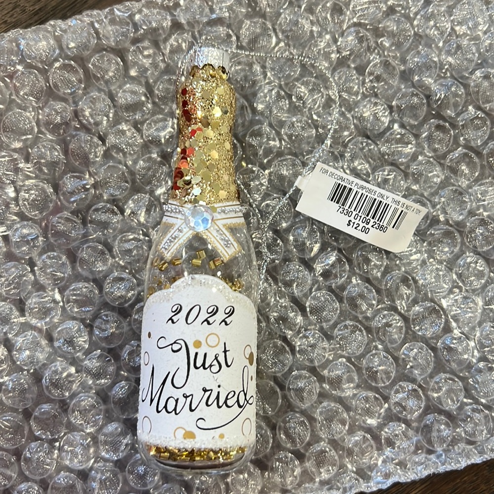 Just married 2022 Christmas ornament